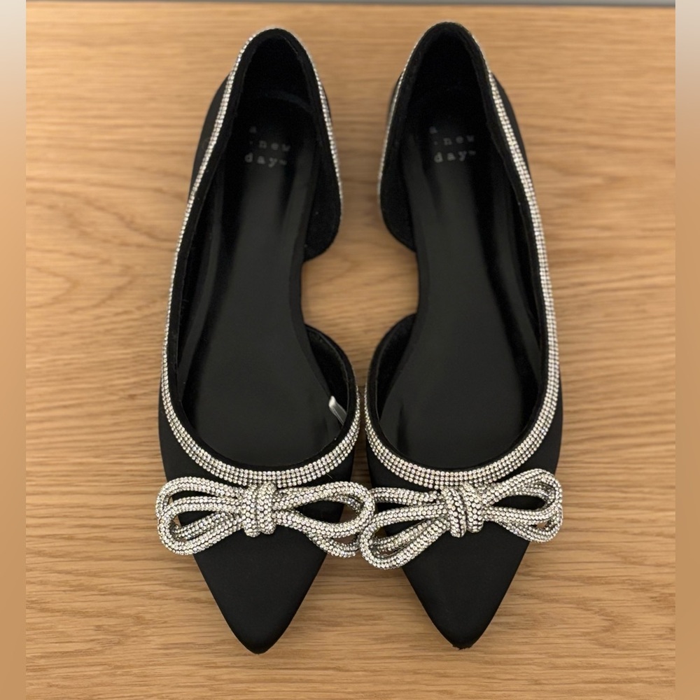 🪩 A New Day Black Satin Flats w/ Rhinestone Bows